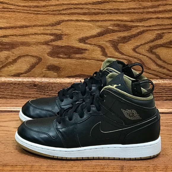 jordan one black and gold